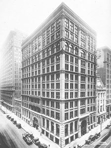 Home Insurance Building por el arquitecto William Le Baron Jenney en Chicago, Illinois.