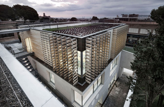 Oak House School, fachada ventilada, madera sostenible Accoya®