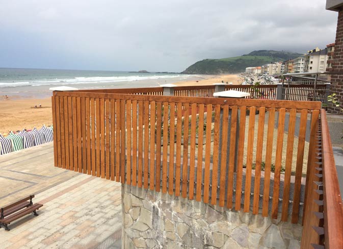 Renovación Terrazas Comunidad Muskaria, Zarautz. Producto Accoya®