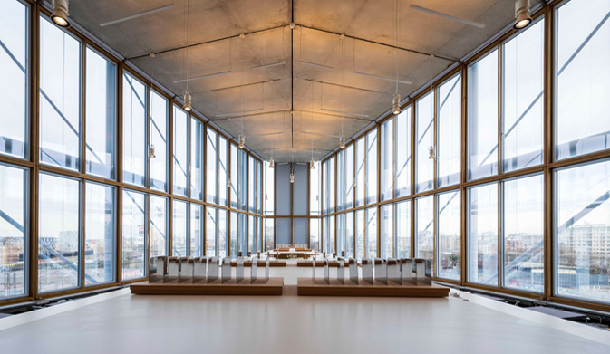 fachada con muro cortina de madera en la obra que Renzo Piano ha hecho en Maison de l’Ordre des Avocats Paris Francia