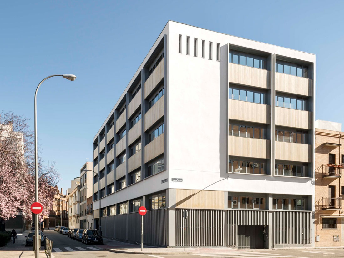 Grupo Gámiz, madera ACCOYA, proyecto Oficinas NEN