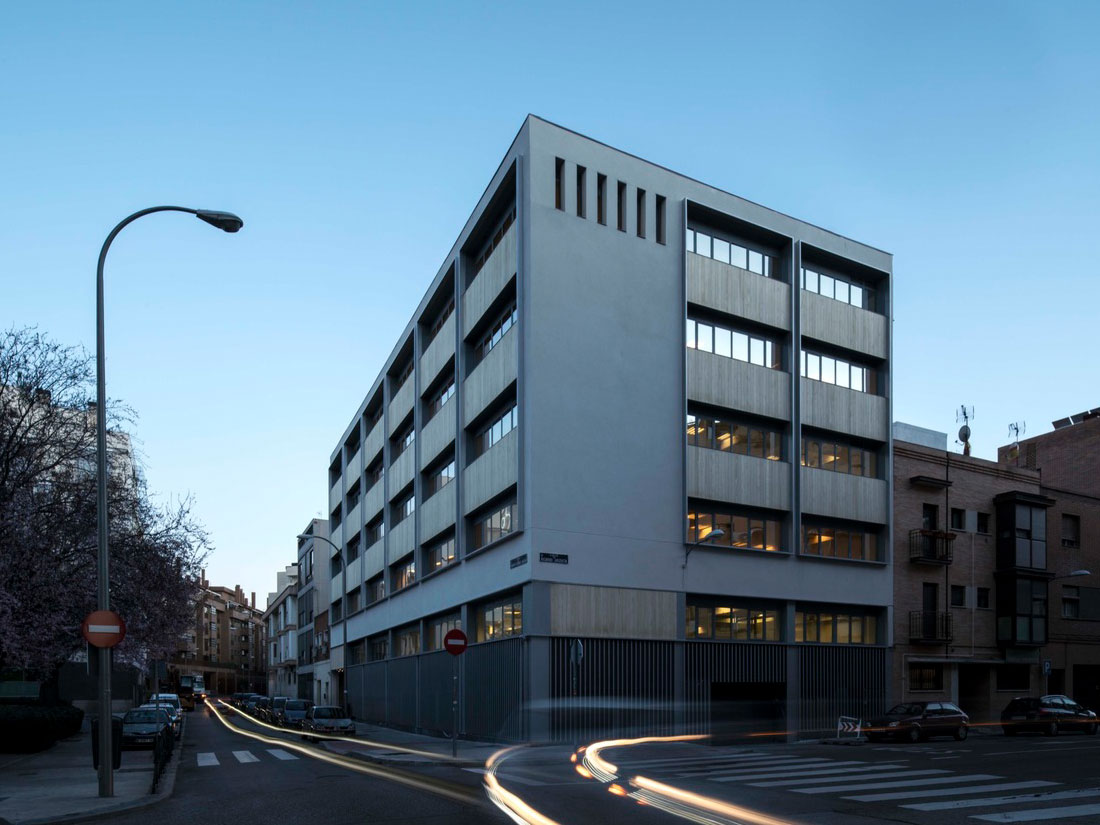 Grupo Gámiz, madera ACCOYA, proyecto Oficinas NEN