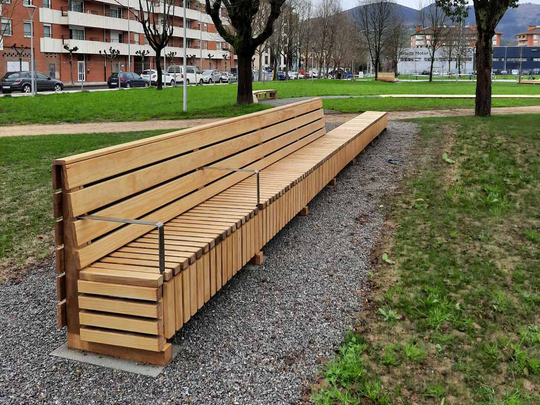 Proyectos ACCOYA, bancos y pasarela del parque Errotaritxuena (Durango)