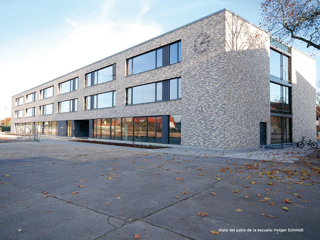 Proyecto VIGAM. Muro cortina de madera. Escuela Gretje Ahlrichs, Mannheim